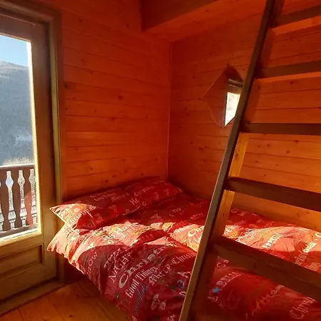 Chalet - Chez Helene Fb
