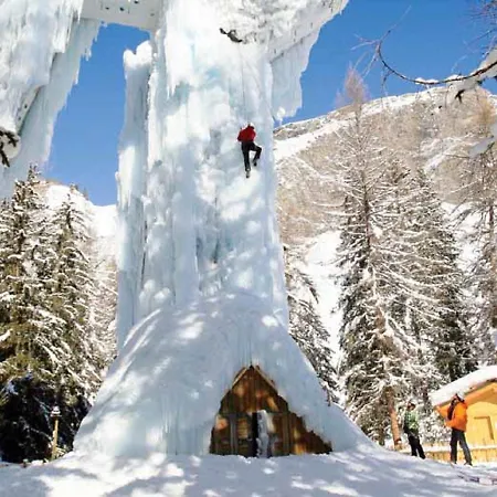 Chalet - Chez Helene Fb